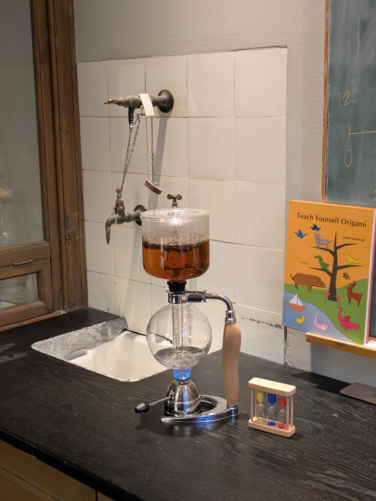 Tea siphon in the Lise Meitner room